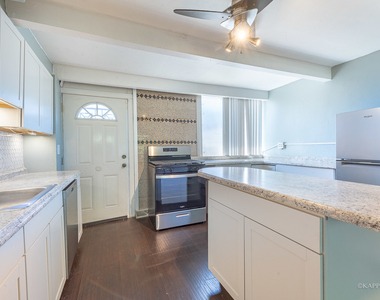 4800 S Drexel Boulevard - Photo Thumbnail 10
