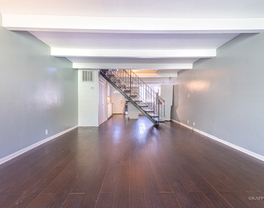 4800 S Drexel Boulevard - Photo Thumbnail 3