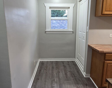 257 Franklin Boulevard - Photo Thumbnail 10