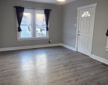 257 Franklin Boulevard - Photo Thumbnail 6