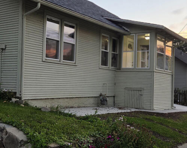 257 Franklin Boulevard - Photo Thumbnail 3