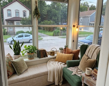 257 Franklin Boulevard - Photo Thumbnail 5