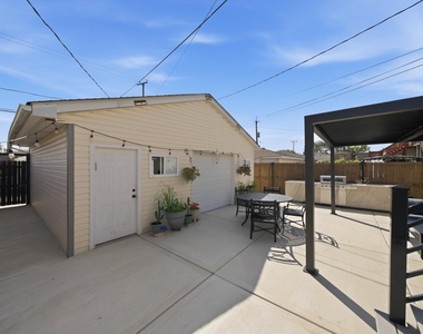 4623 S Kilpatrick Avenue - Photo Thumbnail 43