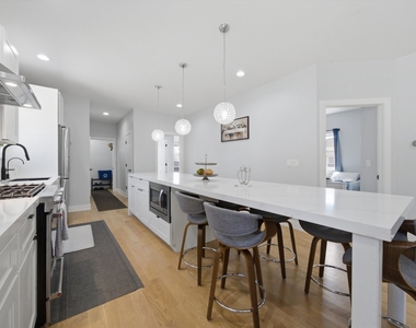 4623 S Kilpatrick Avenue - Photo Thumbnail 9