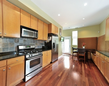 2650 W Logan Boulevard - Photo Thumbnail 8