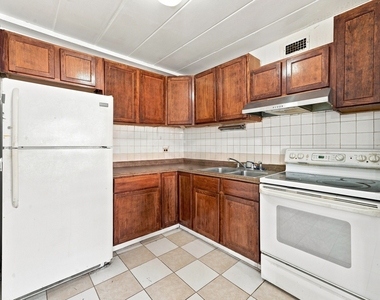 2025 W Granville Avenue - Photo Thumbnail 5