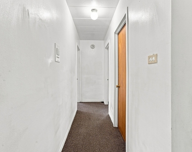 2025 W Granville Avenue - Photo Thumbnail 11