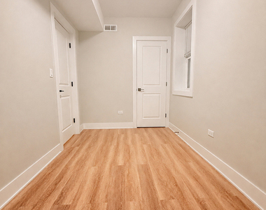 2850 N Avers Avenue - Photo Thumbnail 11