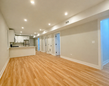 2850 N Avers Avenue - Photo Thumbnail 4