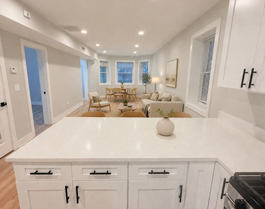 2850 N Avers Avenue - Photo Thumbnail 10
