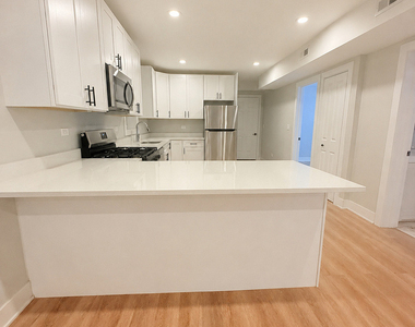 2850 N Avers Avenue - Photo Thumbnail 5