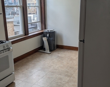 2435 W Thomas Street - Photo Thumbnail 2