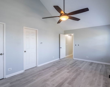 1575 Stockton Lane - Photo Thumbnail 15