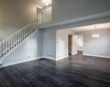 1575 Stockton Lane - Photo Thumbnail 2