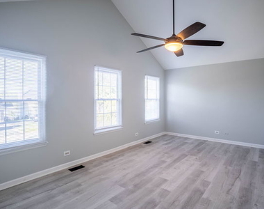 1575 Stockton Lane - Photo Thumbnail 12