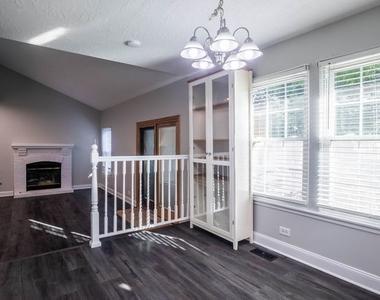 1575 Stockton Lane - Photo Thumbnail 8