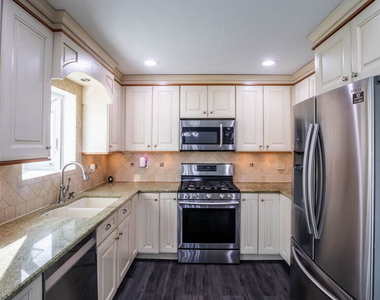1575 Stockton Lane - Photo Thumbnail 7