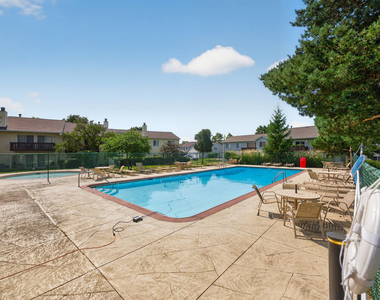 665 Thorntree Court - Photo Thumbnail 24