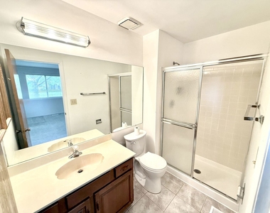601 Hanover Court - Photo Thumbnail 11