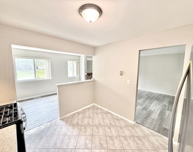 601 Hanover Court - Photo Thumbnail 5