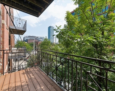1046 W Fulton Market - Photo Thumbnail 5