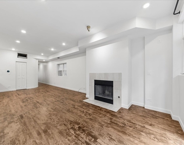 1046 W Fulton Market - Photo Thumbnail 4