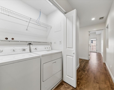 1046 W Fulton Market - Photo Thumbnail 6