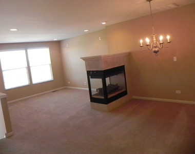 1137 Reserve Drive - Photo Thumbnail 3