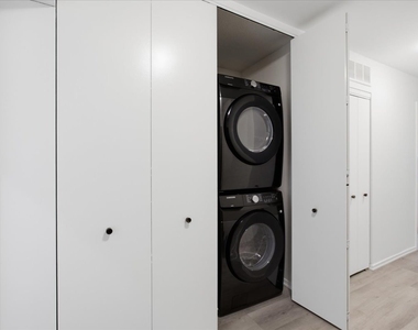 4170 N Marine Drive - Photo Thumbnail 10