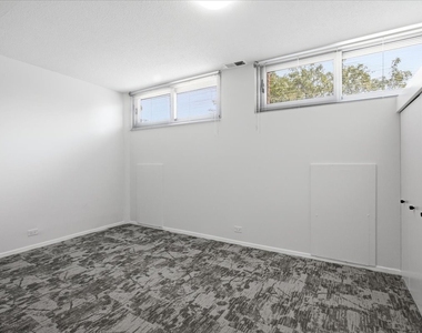 4170 N Marine Drive - Photo Thumbnail 11