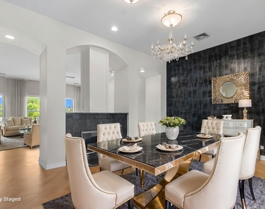 111 E Van Buren Street - Photo Thumbnail 7