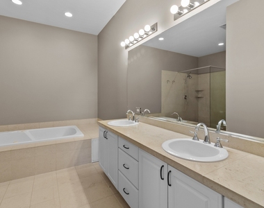 111 E Van Buren Street - Photo Thumbnail 17