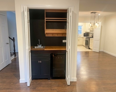 196 Westminster Way - Photo Thumbnail 4
