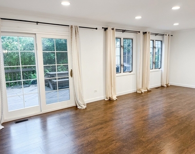 196 Westminster Way - Photo Thumbnail 3