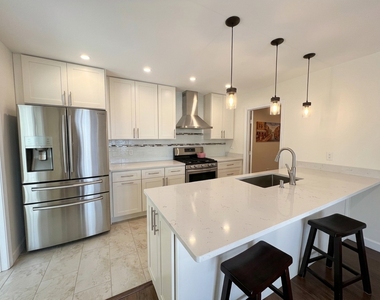 196 Westminster Way - Photo Thumbnail 2