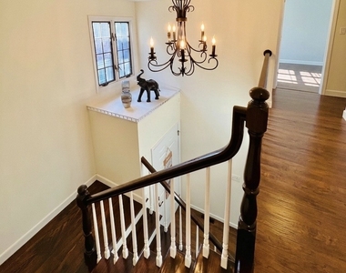 196 Westminster Way - Photo Thumbnail 6