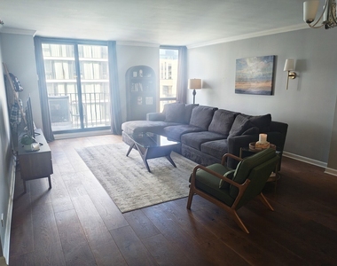 70 W Huron Street - Photo Thumbnail 6