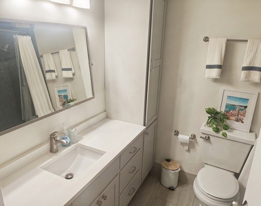 70 W Huron Street - Photo Thumbnail 8