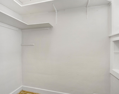 4742 W Roscoe Street - Photo Thumbnail 8
