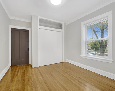 4742 W Roscoe Street - Photo Thumbnail 10
