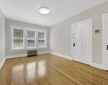 4742 W Roscoe Street - Photo Thumbnail 1
