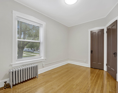 4742 W Roscoe Street - Photo Thumbnail 13