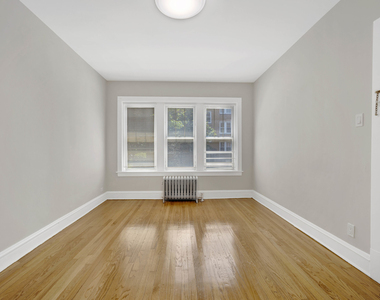 4742 W Roscoe Street - Photo Thumbnail 2