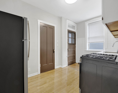 4742 W Roscoe Street - Photo Thumbnail 7