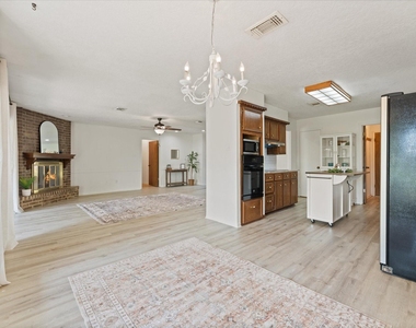 3607 Camelot Street - Photo Thumbnail 12