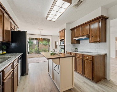 3607 Camelot Street - Photo Thumbnail 14