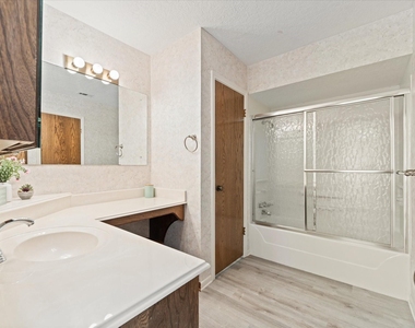 3607 Camelot Street - Photo Thumbnail 27