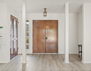 3607 Camelot Street - Photo Thumbnail 7