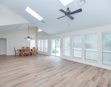 921 Victoria Drive - Photo Thumbnail 11