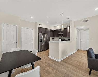 2445 Shadow View Lane - Photo Thumbnail 9